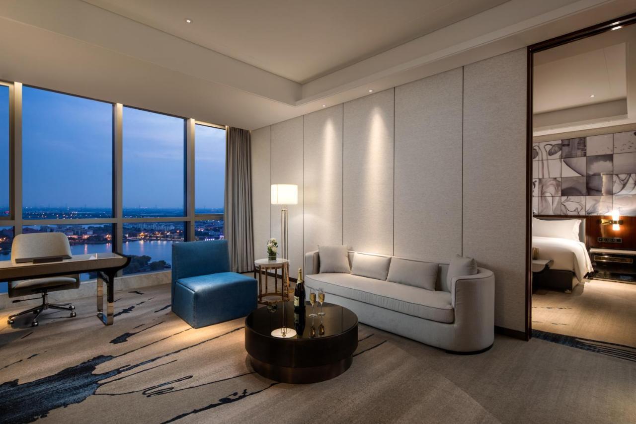 Hotel Wyndham Grand Suzhou Fenhu Xinta Exterior foto